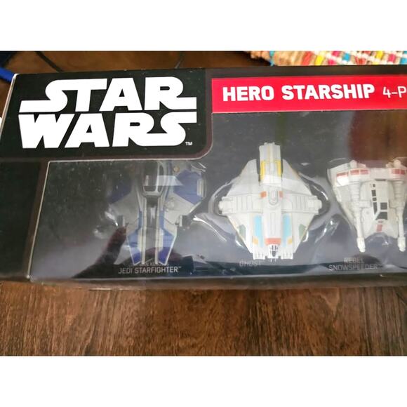Star Wars/Hot Wheels HERO STARSHIP 4 pack  DIE CAST - Picture 1 of 8